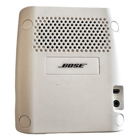 Bose SoundLink Color Bluetooth Speaker (White) - Picture 3 of 10